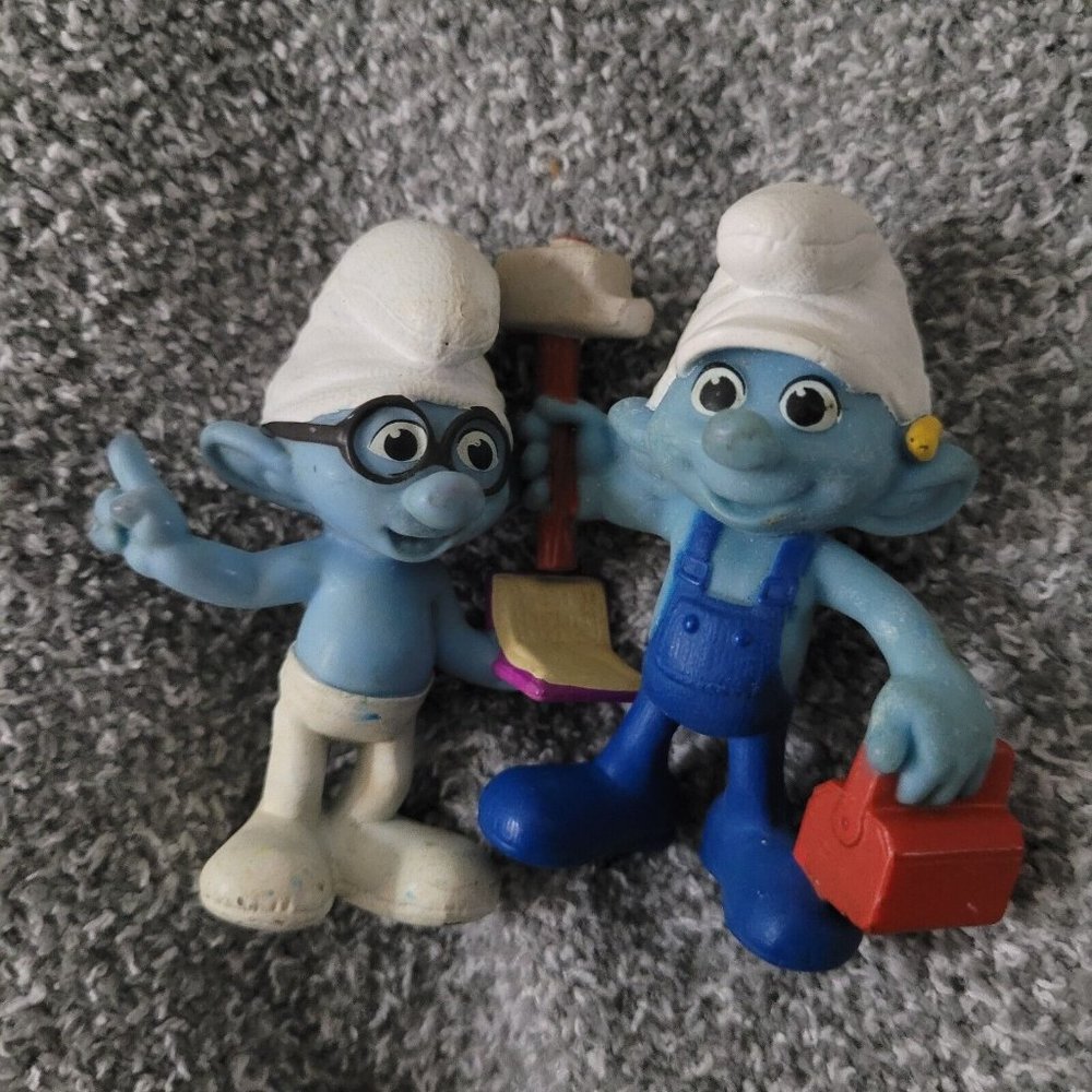 Lot Of 2 SMURFS McD's PVC TOYS / CAKE TOPERS - HANDY & Brainy